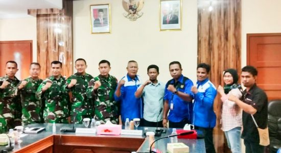 Danrem Brigjen TNI Imam Sampurno Setiawan foto bersama dengan pengurus PWI Malut, Kamis (10/9/2020)