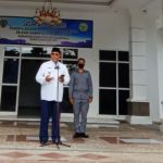 Pj Bupati Kepsul Idham Umasangadji saat mengambil apel PNS perdana di Kantor Bupati, Rabu (30/9/2020)