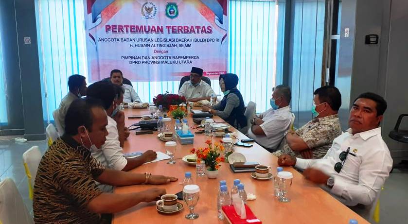 Anggota DPD RI Husain A. Syah menggelar pertemuan bersama pimpinan dan Anggota DPRD Provinsi Malut di Setwan, Selasa (22/9/2020)