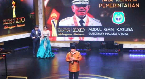 GUBERNUR Abdul Gani Kasuba saat memberikan ucapa terima kasih kepada dewan juri, MNC Grup dan undang lainnya, Rabu (7/10/2020) di Lantai III Gedung iNews TV, Jakarta