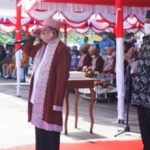 GUBERNUR Maluku Utara Abdul Gani Kasuba menjadi inspektur upacara HUT Provinsi ke-21 di halaman Kantor gubernur, Senin (12/10/2020)