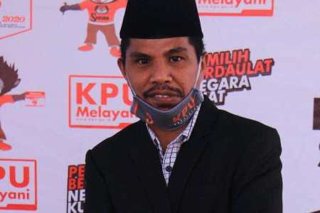 ANGGOTA KPU Halsel, Halid A. Radjak