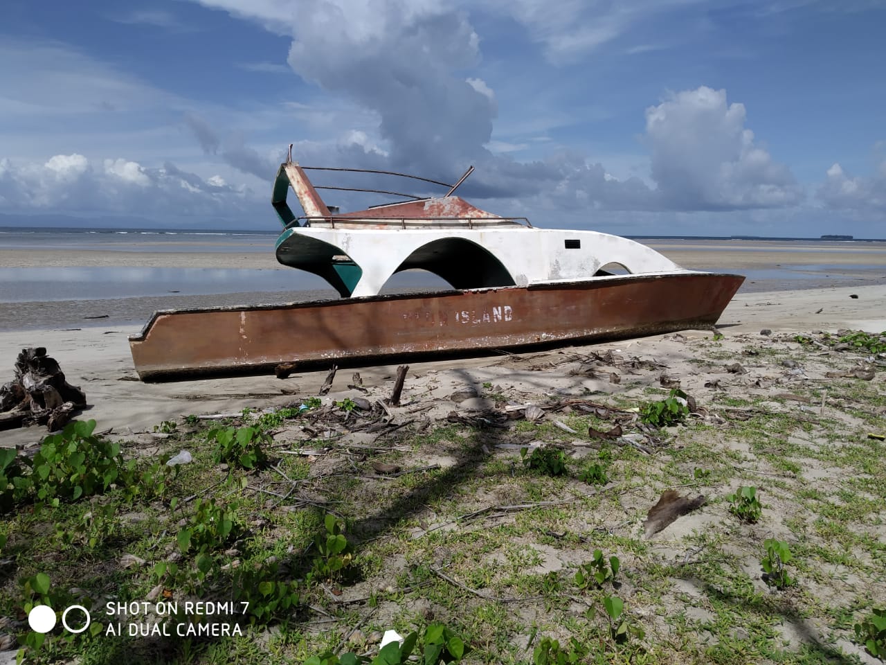 SPEED Boat milik Dinas Pariwisata Haltim, diparkir hingga rusak