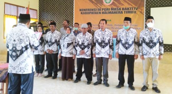 SUASANA pengambilan sumpah pengurus baru PGRI Haltim Periode 2020-2025