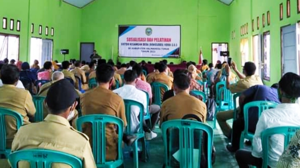 SUASANA pelaksanaan kegiatan pelatihan bagi kepala desa tentang sistem keuangan desa (Siskeudes) 2.0.3 di Halmahera Timur, Rabu (3/2/2021)