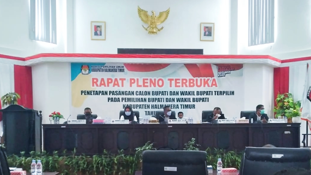 SUASANA pleno penetapan Bupati dan Wakil Bupati Haltim yang dilakukan KPU Haltim Kamis (18/2/2021)