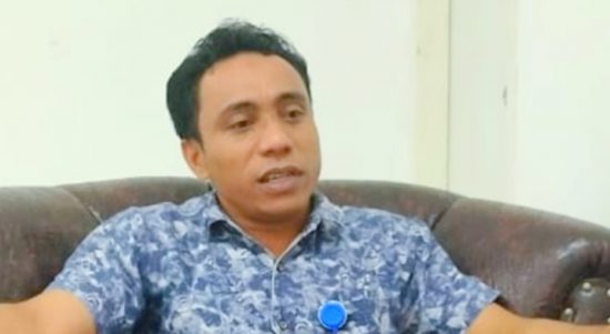 KEPALA Badan Pengelolaan Pajak dan Retribusi Daerah (BPPRD) Kabupaten Kepulauan Sula (Kepsul), Idham Buamona saat diwawancara wartawan di ruang kerjanya, Senin (22/3/2021)