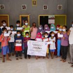 KOMPAK, pihak Harita Nickel foto bersama anak yatim di Desa Baru, Kecamatan Pulau Obi, pada Sabtu (8/5/2021)