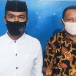 DUA Cakades Baleha, Mandala Saputra Upara (kiri) dan Cakades nomor urut 3, Arba Yakseb.