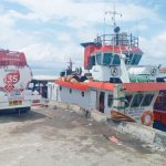 KAPAL BBM milik salah satu pengusaha asal Pulau Taliabu saat melakukan pemuatan di pelabuhan ferri waikolopa pada, Rabu (7/7/2021)