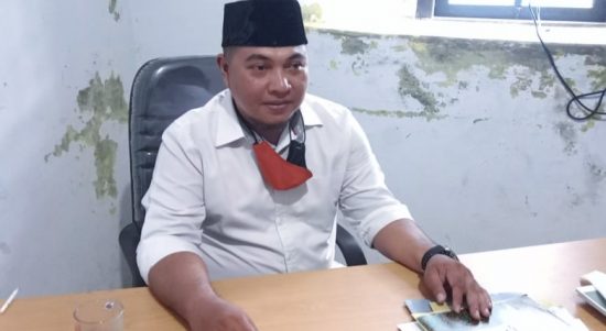 KEPALA dinas pariwisata dan kebudayaan (Kadisparbud) Kabupaten Kepulauan Sula Risal Drakel, saat ditemui Habartimur.com di ruang kerjanya, Rabu (6/10/2021)