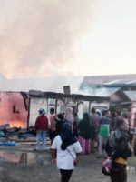 SUASANA kebakaran di Pasar Basanohi, di Desa Fogi Kecamatan Sanana, Kabupaten Kepulauan Sula