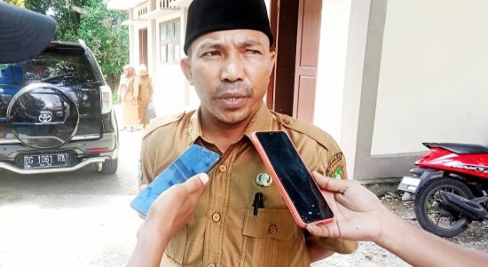 KEPALA dinas pendidikan kabupaten kepulauan sula, Rivai Haitami saat diwawancara wartawan Senin (23/5/2022)