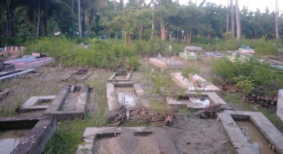 AREA pekuburan di Desa Baleha, digenangi air becek