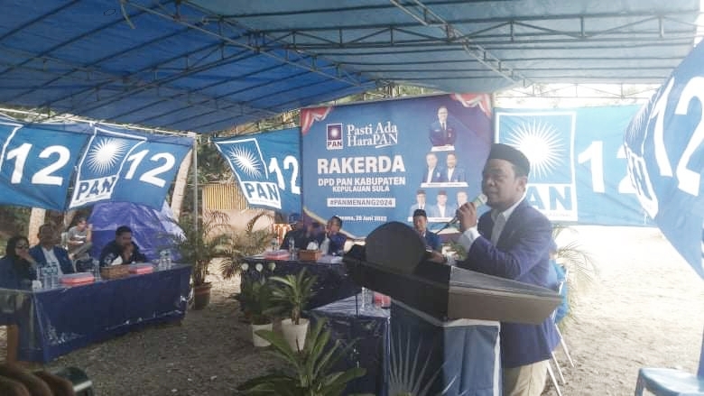 KETUA DPW PAN Malut Iskandar Idrus membuka rakerda PAN Kepsul, Selasa (28/6/2022)