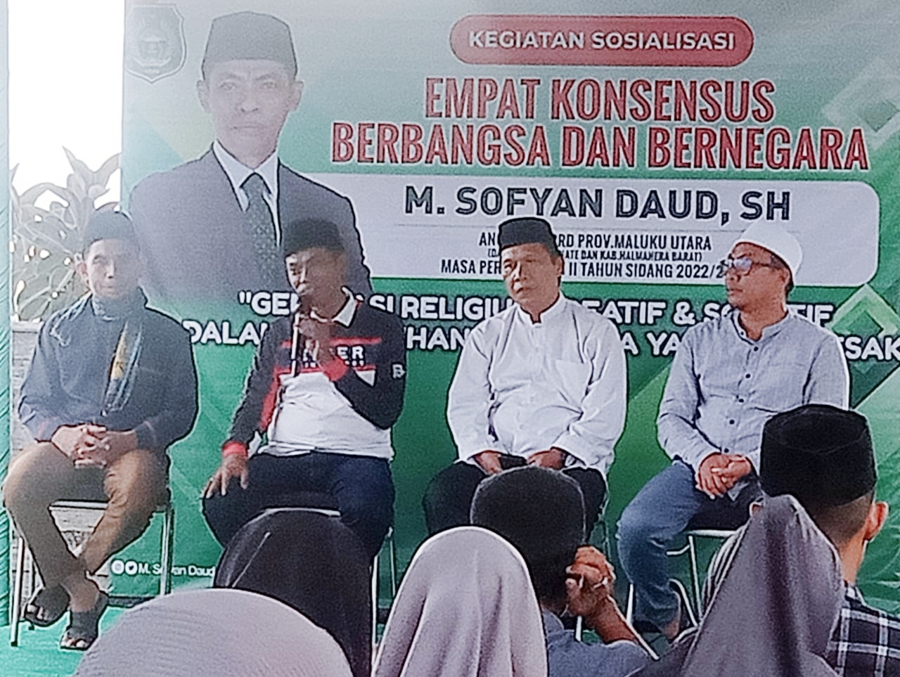 ANGGOTA DPRD Provinsi Maluku Utara (Malut), Sofyan Daud (Kedua dari kiri) saat memaparkan prinsip empat konsensus berbangsa dan bernegara di.mahasiswa, Senin 27/3/2023)