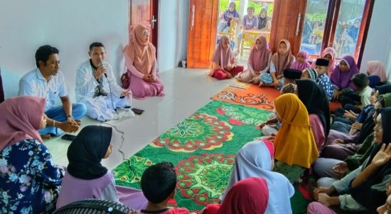 DPD Nasdem Kepsul saat menyantuni anak yatim-piatu, Minggu (16/4/2023)