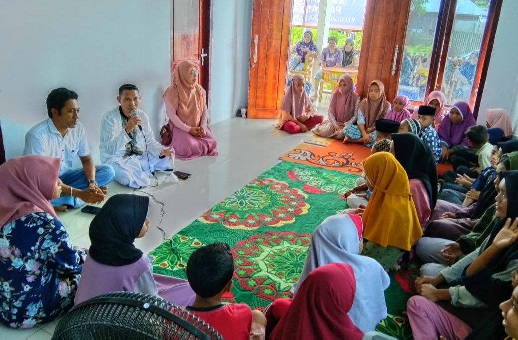 DPD Nasdem Kepsul saat menyantuni anak yatim-piatu, Minggu (16/4/2023)