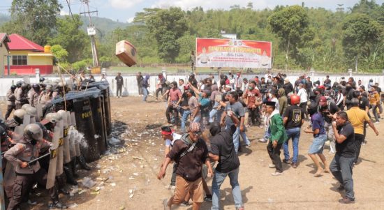 SIMULASI pengamanan pemilu 2024 oleh Polres Kepulauan Sula, Kamis (12/10/2024)