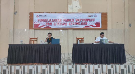 KEGIATAN pembelajaran pemilu dan literasi yang digelar Bawaslu Kepsul, Rabu (8/11/2023)