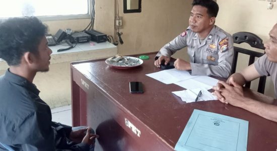 KARYAWAN besi tua di Kepsul, Alfian Sangadji melaporkan H. Halik Saurangi ke Polres Kepsul atas dugaan penipuan