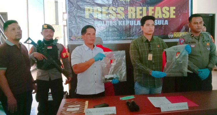 KASAT Reskrim Polres kepulauan sula, IPTU Rinaldi Anwar melalui siaran persnya, Jumat (14/6/2024) atas kasus penikaman di desa waihama dua bulan lalu.