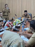 RAPAT koordinasi Pemprov Malut dan Pemkab Halteng persiapan pelantikan dan pengambilan sumpah Pj Bupati Halteng BS di Kantor Gubernur, Sofifi Kamis (13/8/2024)