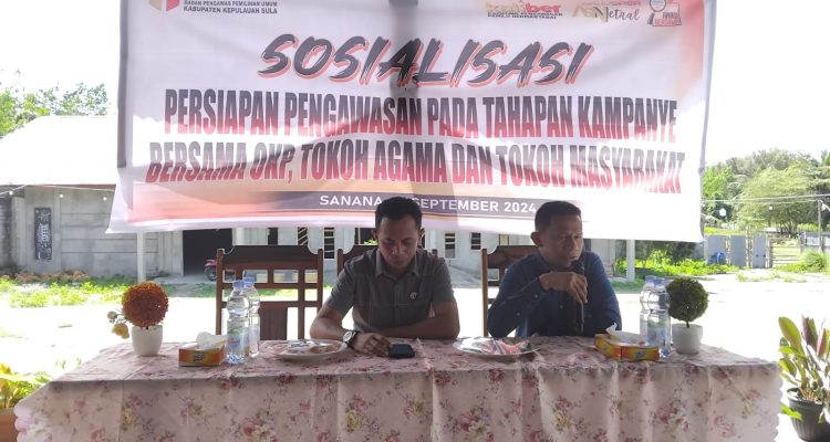 ANGGOTA Bawaslu Kepsul Safrin Titdoy sosialisasi pengawasan tahapan pilkada 2024