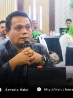 ANGGOTA Bawaslu Malut Suleman Patras Saat melakukan Supervisi Monitoring rekrutmen PTPS di Weda, Halmahera Tengah, Jumat (20/09/2024).