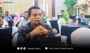 ANGGOTA Bawaslu Malut Suleman Patras Saat melakukan Supervisi Monitoring rekrutmen PTPS di Weda, Halmahera Tengah, Jumat (20/09/2024).