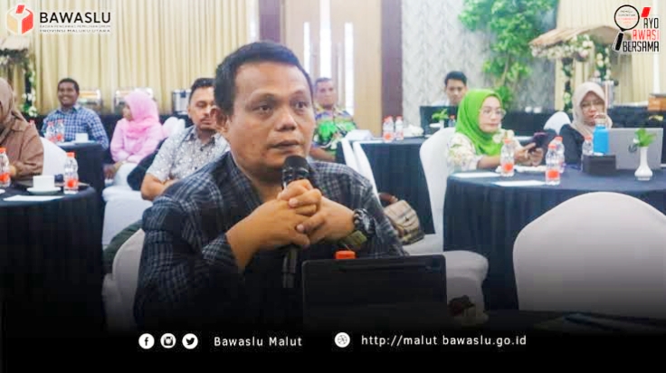 ANGGOTA Bawaslu Malut Suleman Patras Saat melakukan Supervisi Monitoring rekrutmen PTPS di Weda, Halmahera Tengah, Jumat (20/09/2024).