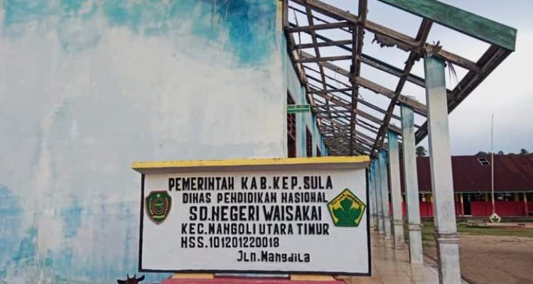 BANGUNAN sekolah di Desa Waisakai, Kecamatan Mangoli Utara Timur,. Kepsul belum mendapat perhatian dari pemerintah Kepsul