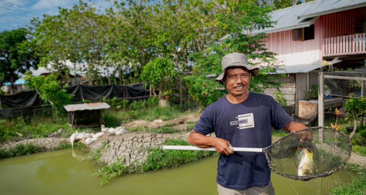 PERWAKILAN dari kelompok tani yang merasa terbantu dengan program pendampingan yang diadakan oleh Harita Nickel