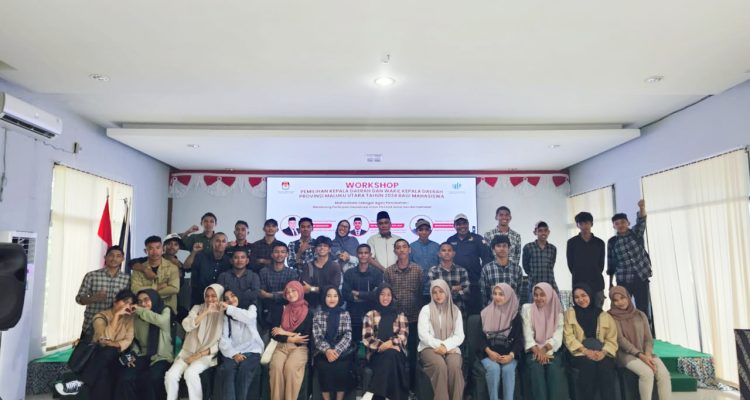 POSE bersama KPU dan JaDI Maluku Utara bersama mahasiswa usai kegiatan workshop di Aula UMMU Ternate, Minggu (17/11/2024)