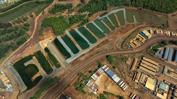 SALAH satu fasilitas sediment pond milik Harita Nickel yang digunakan untuk mengendapkan partikel padatan yang ada dalam air limbah sebelum di alirkan kembali ke lingkungan.