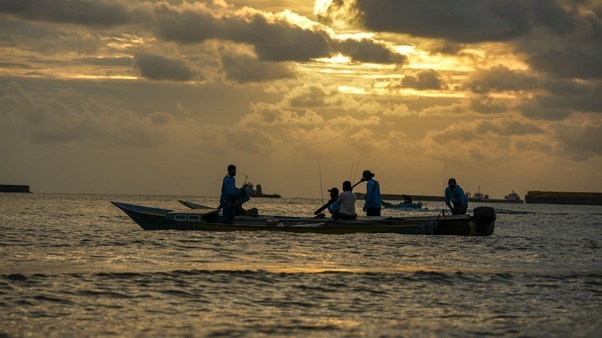 Peserta Obi Fishing Tournament 2025 memancing ikan di perairan sekitar operasional Harita Nickel di Desa Kawasi, dari muara sungai Akelamo hingga sekitaran pulau Mala-Mala.
