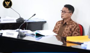 ASRUL Tampilan saat menjalani sidang di DKPP