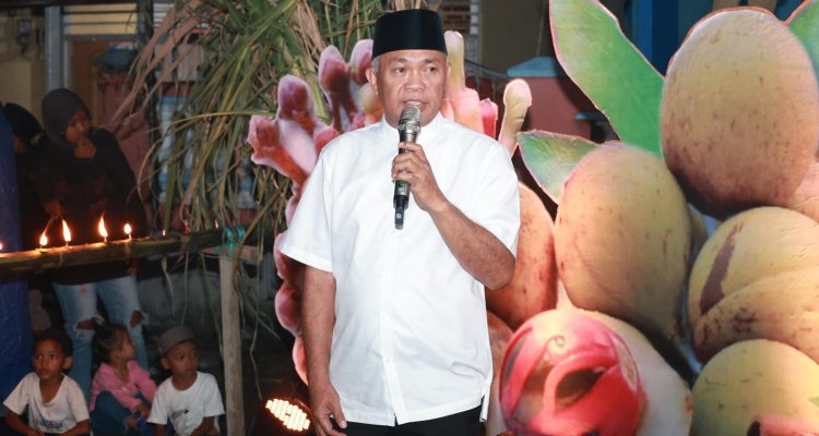 WAKIL Walikota Ternate, Nasri Abubakar, saat memberikan sambutan pada acara Festival Ela-ela di Kelurahan Soa, Kecamatan Ternate Utara, Selasa (17/3/2026)