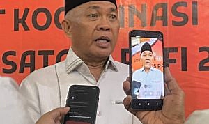KETUA DPC Hiswana Migas Maluku Utara, Nasri Abubakar, saat memberikan keterangan kepada awak media, Senin (9/3/2026)