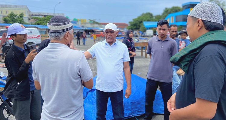 WAKIL Walikota Ternate Nasri Abubakar melakukan pengawasan di terminal Gamalama, Minggu (16/3/2026)