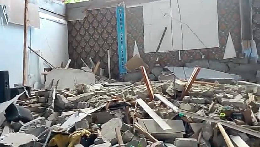 GEREJA Kalvari, Batang Dua, Kota Ternate, mengalami rusak parah akibat gempa bumi 7,3 SR, Kamis (2/4/2026).