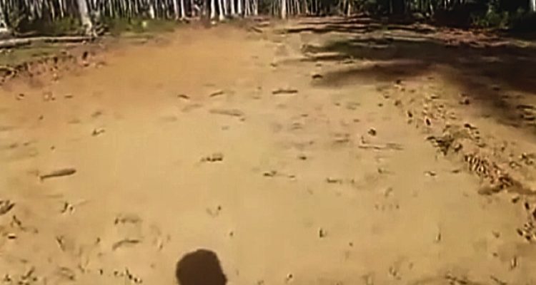 KONDISI jalan yang menghubungkan desa Saniahaya dan desa Modapia, Kecamatan Mangoli Utara,. Kabupaten Kepulauan Sula (Kepsul) yang dikerjakan tahun 2024 lalu.