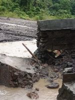 TALUD di Desa Baleha yang rusak TALUD di Desa Baleha yang rusak