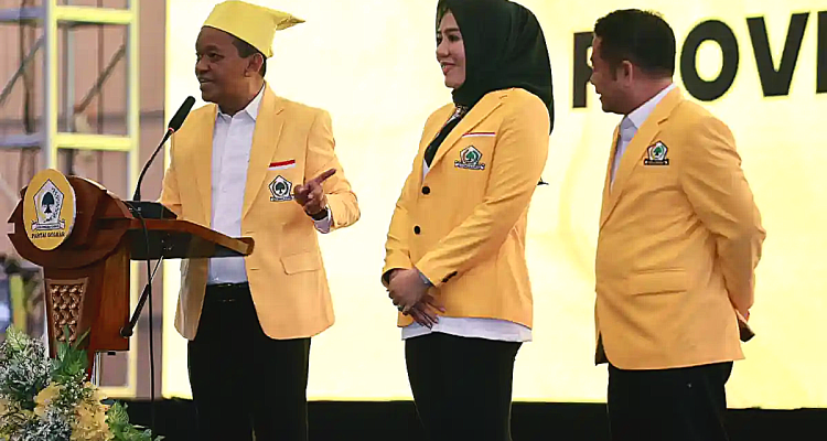 DARI KIRI: Ketua umum partai Golkar Bahlil Lahadalia, Alien Mus, Anjas Taher satu panggung pada pembukaan Musda Partai Golkar, Hotel Bela Minggu (12/4/2026)