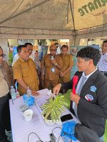 KADIKBUD Maluku Utara, Abubakar Abdullah menyaksikan demo robotik siswi SMA Negeri 10 Ternate KADIKBUD Maluku Utara, Abubakar Abdullah menyaksikan demo robotik siswi SMA Negeri 10 Ternate