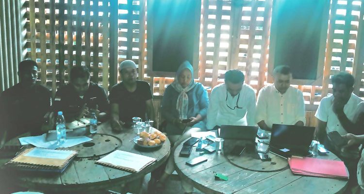 ANGGOTA DPRD Kota Ternate Nurjaya Hi. Ibrahim didampingi tim hukum saat jumpa pers, Senin (4/5/2026)