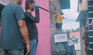 REKONSTRUKSI kasus pembacokan di lingkungan Jan, Kelurahan Tabona Ternate Selatan, Rabu (13/5/2026)