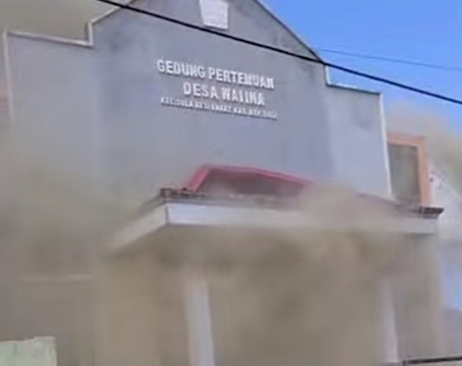 GEDUNG pertemuan di Desa Waiina, Kabupaten Kepulauan Sula