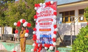 KEPALA SMA Negeri 3 Halmahera Selatan, Dahlan Him, S.Pd saat memberikan arahan kepada peserta lomba