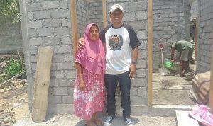 PENERIMA manfaat RTLH Desa Waibau Kecamatan Sanana, Saina Gailea didampingi Darmawan Buamona